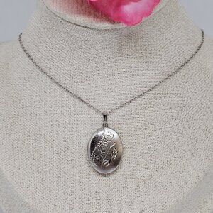 Vintage 925 Sterling Silver Heart Locket Necklace Floral Etched Keepsake Pendant